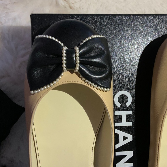 NIB CHANEL Bow Ballerina Flats Lambskin Beige/Black Pearl 38.5 RARE - Picture 5 of 7